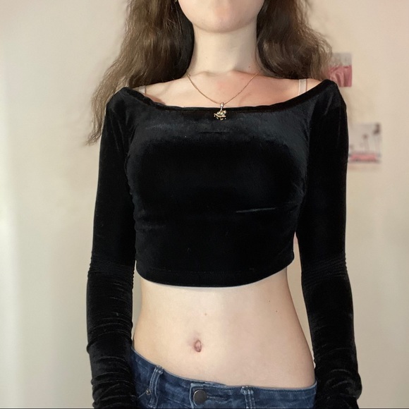 Black velvet crop top - Picture 3 of 10